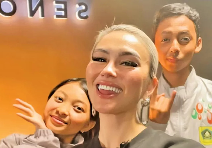 APRESIASI DARI IDOLA: Agnez Mo memuji skill dance sport Keysha dan Devina. Menurut Agnez, kemampuan dan prestasi keduanya layak di-support penuh.