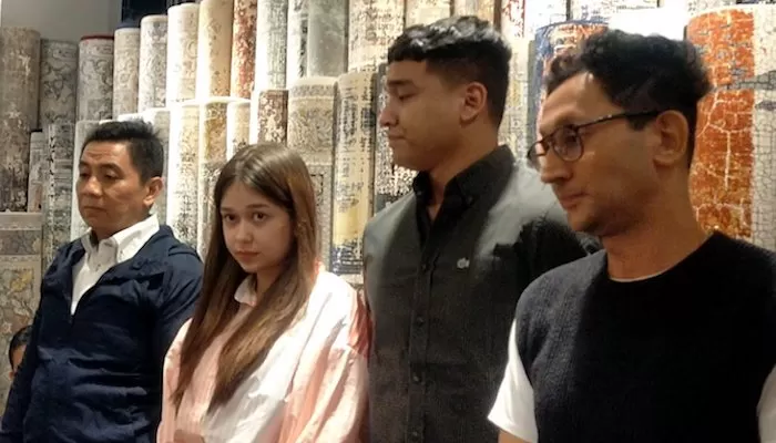 Rebecca Klopper saat menggelar jumpa pers untuk menjelaskan kasus video syur-nya yang viral di sosial media.