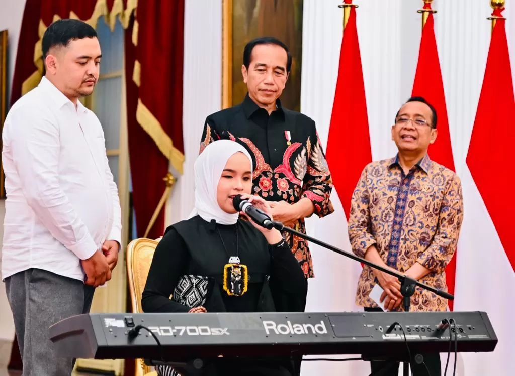 Presiden Jokowi menerima kunjungan Putri Ariani di Istana Merdeka, Jakarta, Rabu (14/6). (Setpres RI)