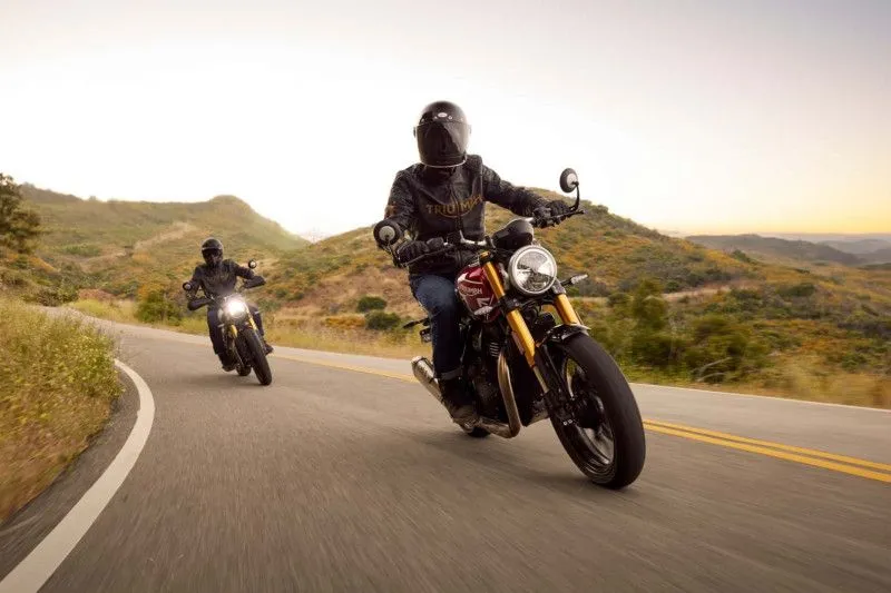 Triumph Speed 400 dan Scrambler 400 X yang baru saja diluncurkan di India. (ANTARA/Triumph Motorcycle India)