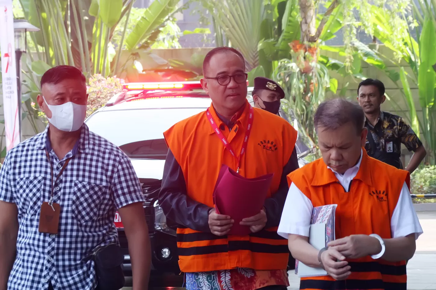 Tersangka kasus gratifikasi di Kementerian Keuangan Rafael Alun Trisambodo menjalani pemeriksaan di Gedung Merah Putih KPK, Jakarta, Rabu (12/7/2023).