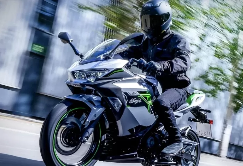 Tampang sepeda motor listrik Kawasaki Ninja e-1. (Kawasaki)