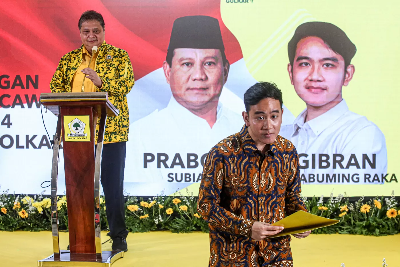 Walikota Solo Gibran Rakabuming Raka usai menerima surat keputusan dari Ketua Umum Partai Golkar Airlangga Hartarto pada Rapimnas ke-2 Partai Golkar di Kantor DPP Partai Golkar, Jakarta,