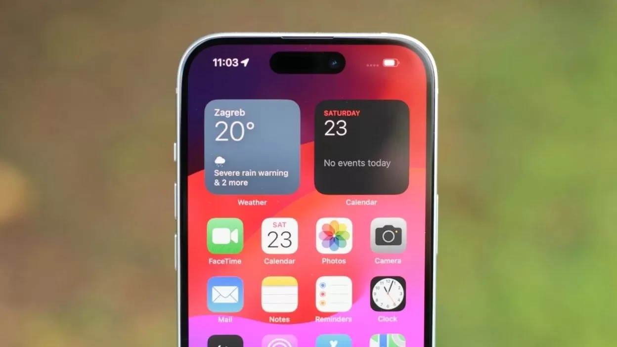 iOS 17. pada iPhone 15./ Apple