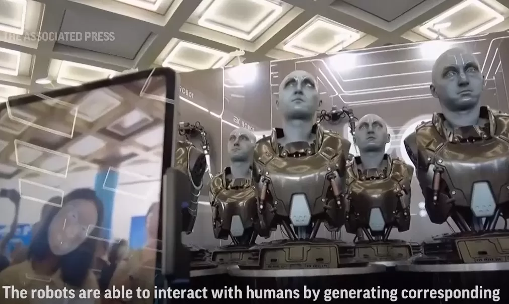 Robot humanoid menjadi semakin hidup berkat kecerdasan buatan dan perkembangan teknologi lainnya. (AP/ Wayne Zhang).