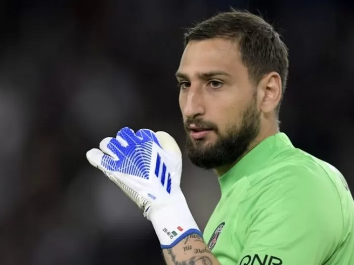 Gianluigi Donnarumma ketika membela PSG. (Twitter (X)/ShangoFoot)