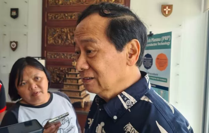Dokter RSIA Ferina Surabaya dr Aucky Hinting PhD SpAnd (K). (Istimewa)