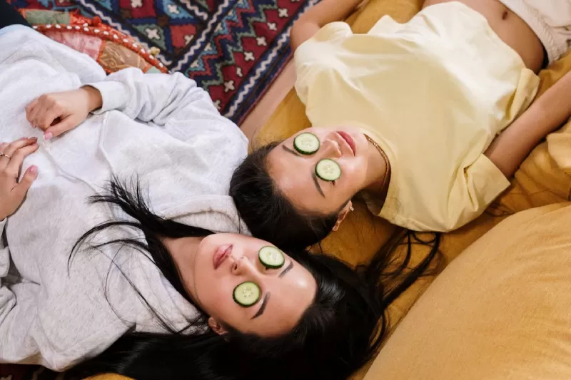 Timun bermanfaat untuk atasi penuaan dini pada wajah (Pexels)