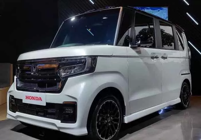 Honda N-Box, kei car yang sempat dipamerkan di Indonesia. [dok. HPM]