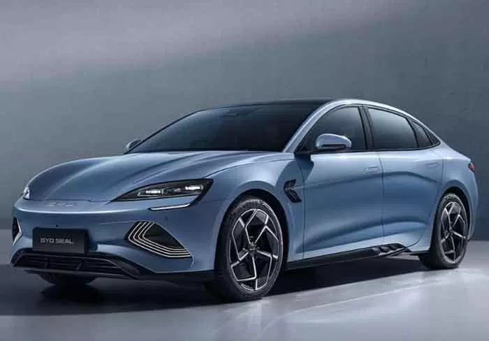 BYD SEal mobil sedan listrik bergaya sporty. [Istimewa]