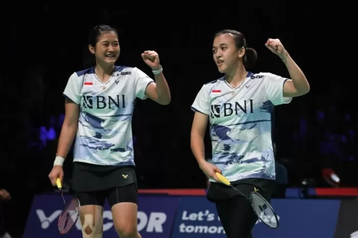 Ganda putri Febriana Dwipuji Kusuma/Amallia Cahaya Pratiwi melakukan selebrasi usai mengamankan tiket babak perempat final BWF World Tour Super 750 Denmark Open 2023 di Odense. (ANTARA/HO-PP PBSI)