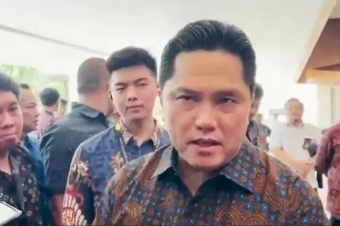 TEGASKAN SIKAP: Erick Thohir ketika ditanya terkait masa depan Shin Tae-yong pada peresmian Bali Beach Convention di Sanur, Bali, Selasa (30/1). (Istimewa)