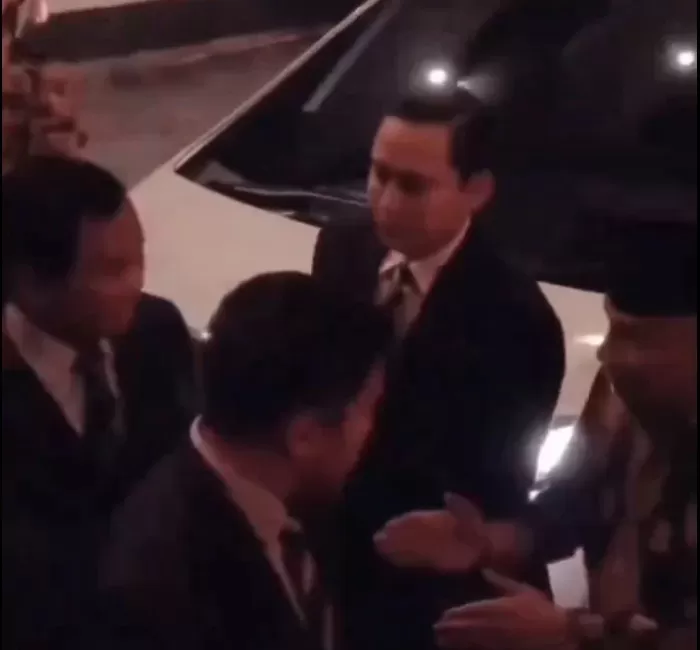 Potongan video Amien Rais salaman dengan Prabowo Subianto. (Twitter)
