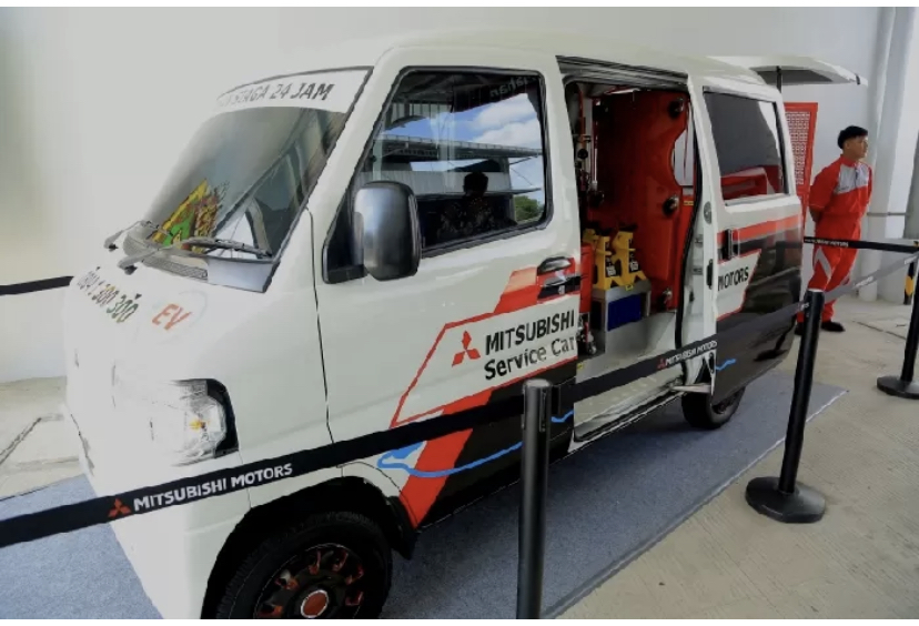 Mitsubishi L100 EV dengan desain mobile service. (Foto: Dony)