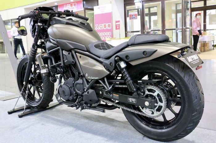 tampilan baru Kawasaki Eliminator bergaya cafe racer garapan Daytona Jepang