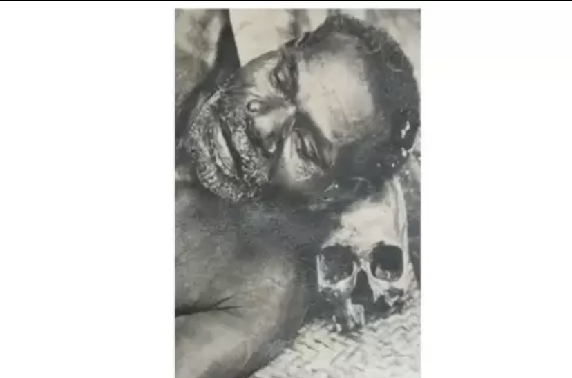 Suku Asmat di Papua Nugini pernah mempraktikkan kanibalisme.