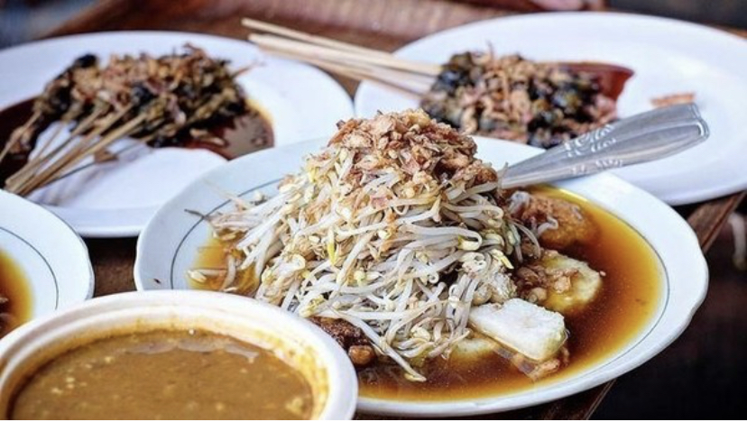 Lontong balap di Surabaya