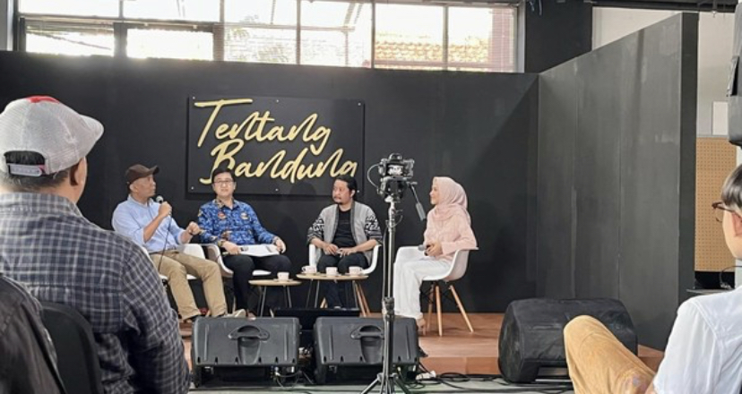 Pepep dalam Acara Ruang Riung Disbudpar Bandung,