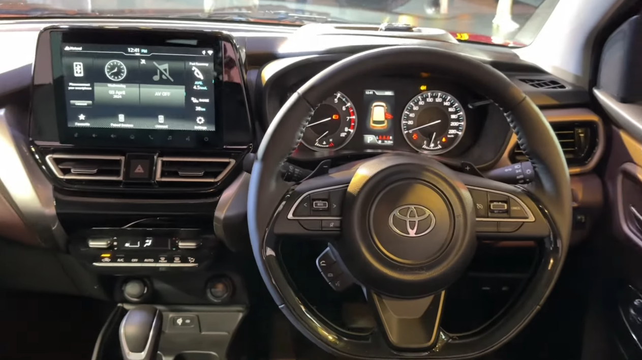 Interior Toyota Urban Cruiser Taisor