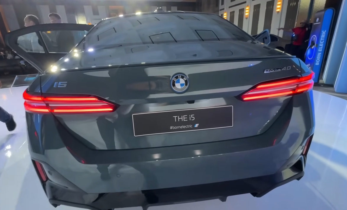 Belakang - ALL NEW BMW i5