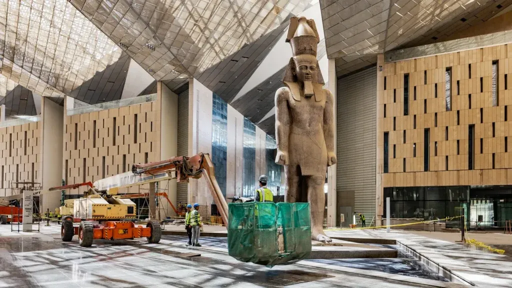 Pameran koleksi artefak kekayaan budaya Mesir kuno