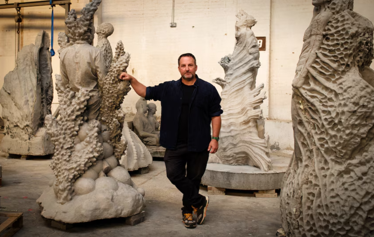Jason deCaires Taylor dengan karya-karya yang dia buat.