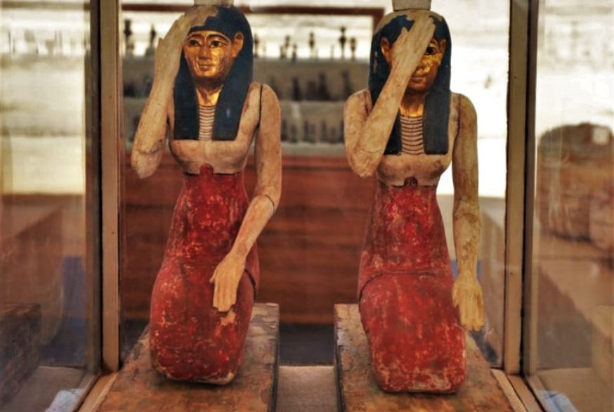 Penemuan patung di nekropolis Saqqara, dekat Kairo.