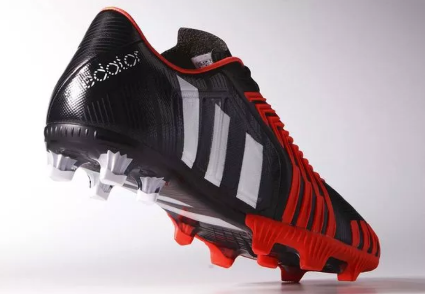 Sepatu Bola Adidas Predator