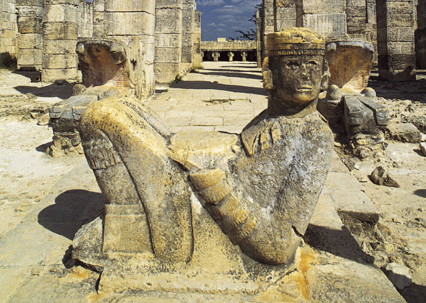 Peradaban pra-Kolumbus adalah salah satu pusat Maya terpenting di semenanjung Yucatan