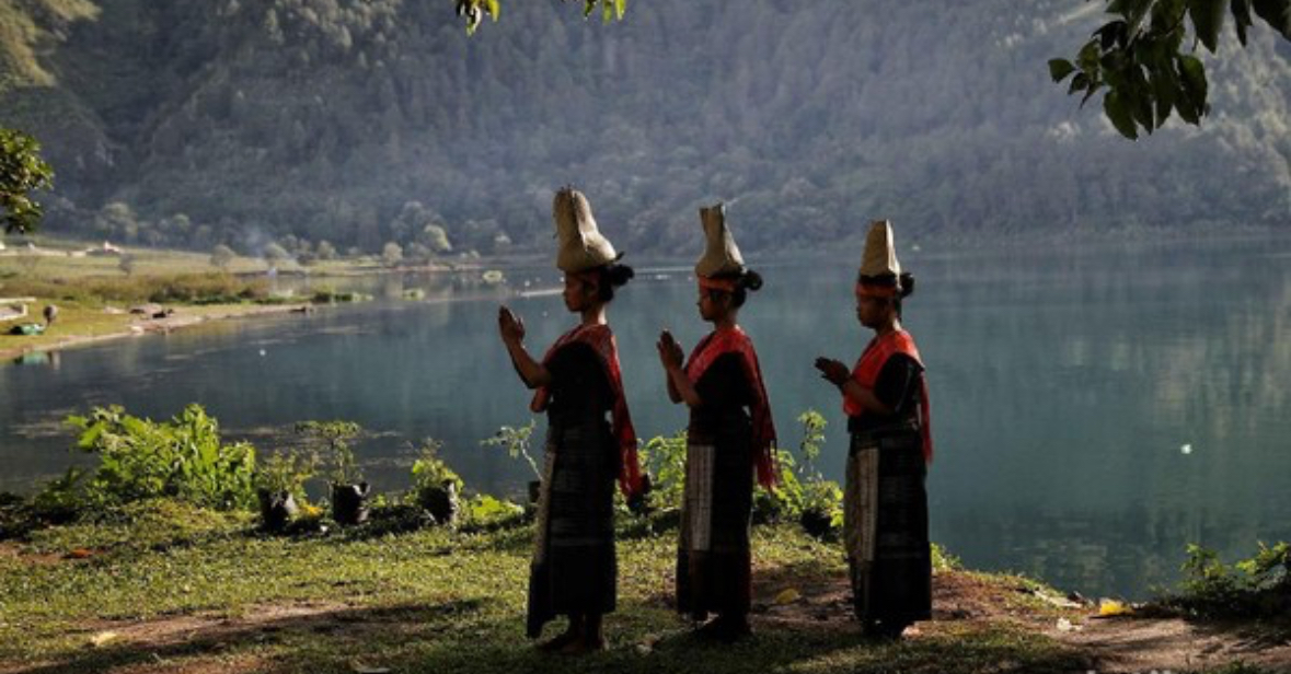 Tarian dari suku Batak Toba, salah satu dari suku-suku di Pulau Sumatra (Foto: Pradita Utama)