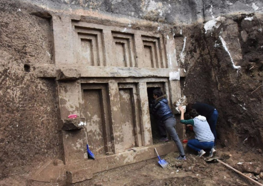 Makam kuno ditemukan dan dijelajahi di Turki, yang berusia 3.300 tahun, dipercaya terkait dengan Ratu Nefertiti.