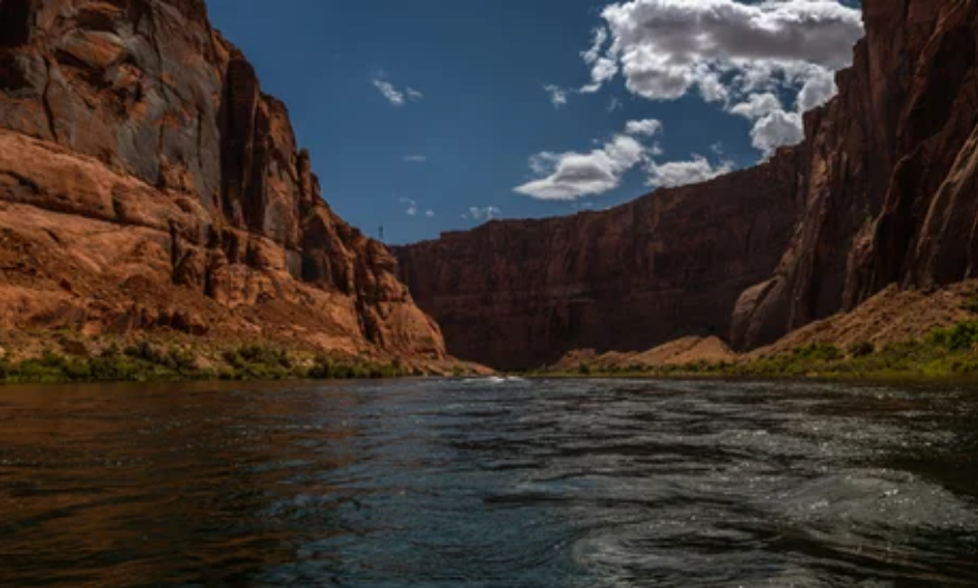 Danau Powell.