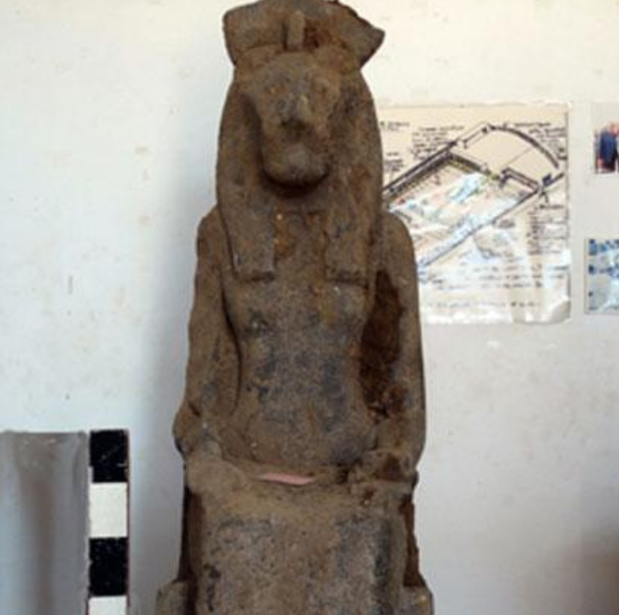 Patung Sekhmet.