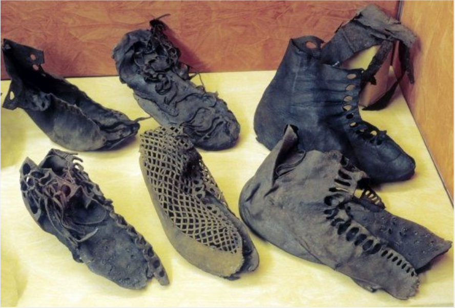 Sandal dari Zaman Romawi.