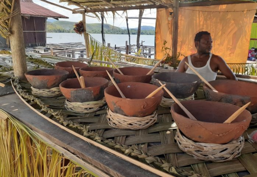 Gerabah yang dibuat oleh perajin dari Kampung Abar, Kabupaten Jayapura, Papua.