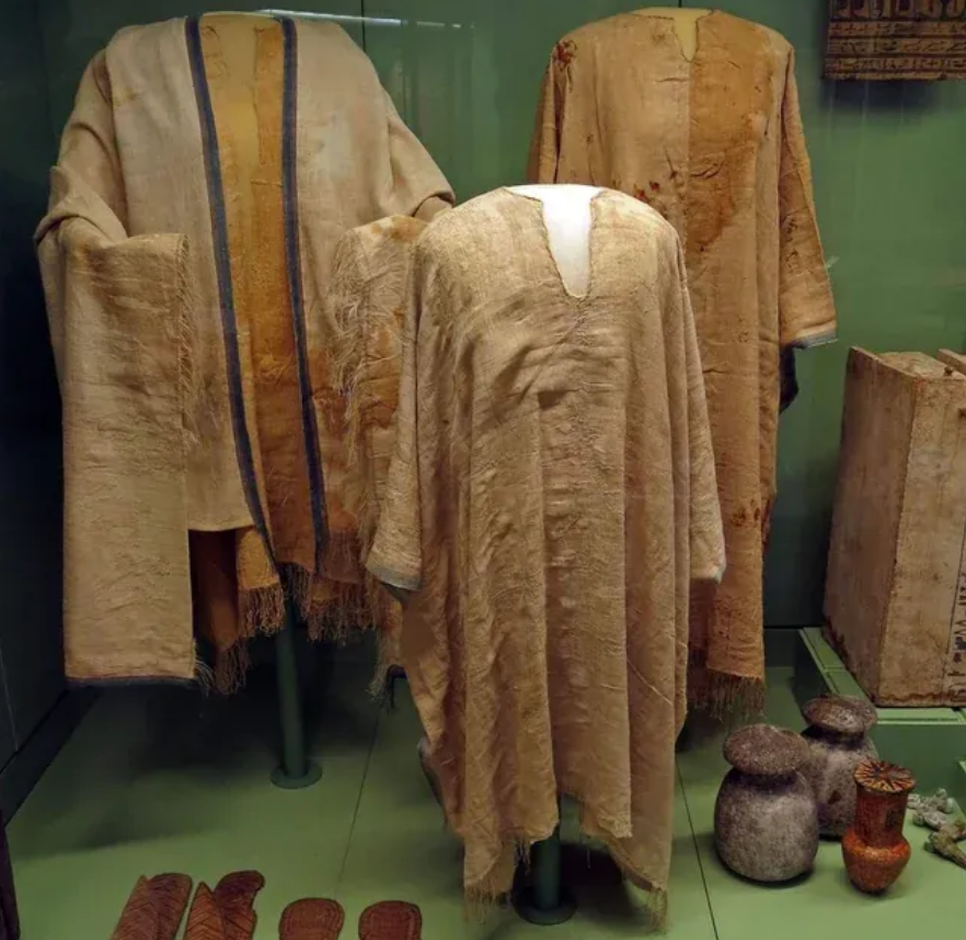 Jubah Kuno Berusia 4.500 Tahun di Museum Mesir.