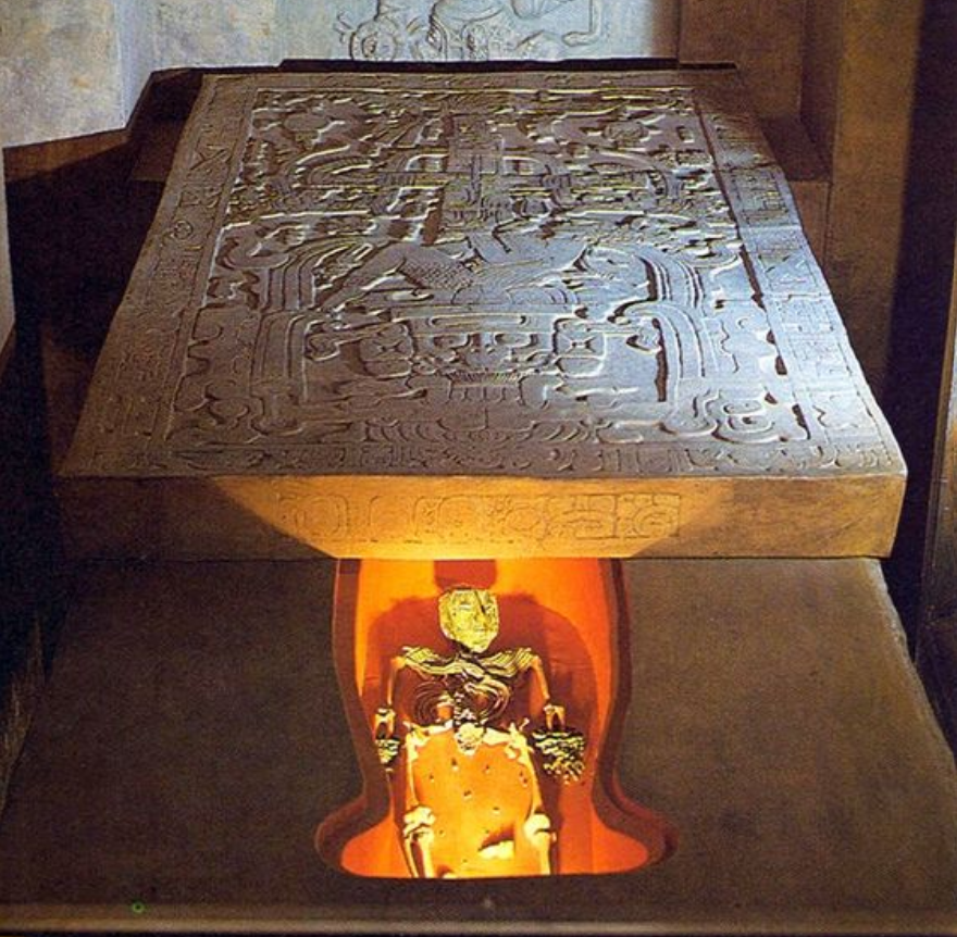 Sarcophagus Kuil Maya.