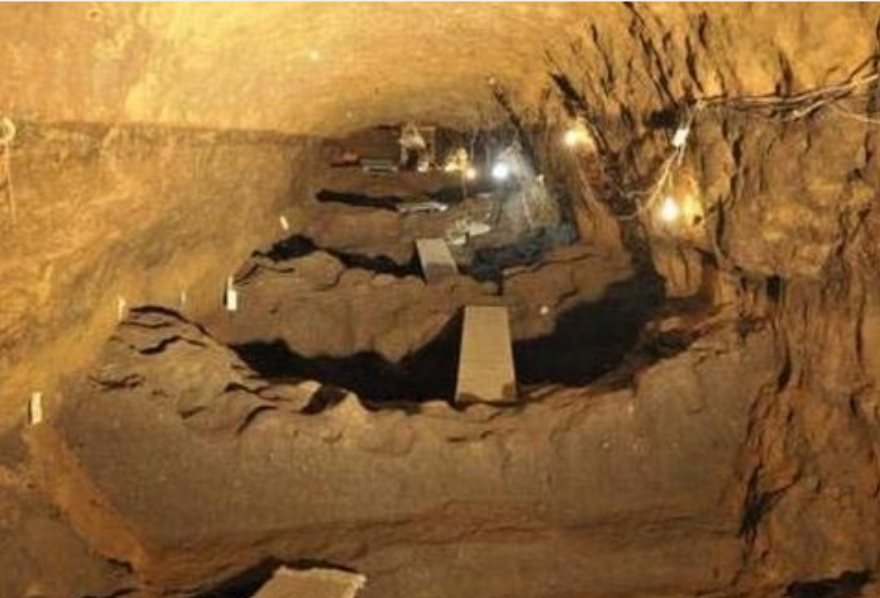 Terowongan Kuno di Teotihuacan.