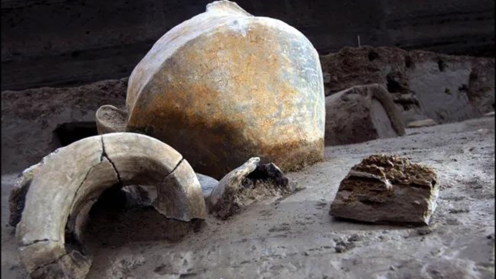 Pompeii terkubur dalam abu pada tahun 79 M akibat letusan dahsyat Gunung Vesuvius.(credit: Eric VANDEVILLE/Getty Images)
