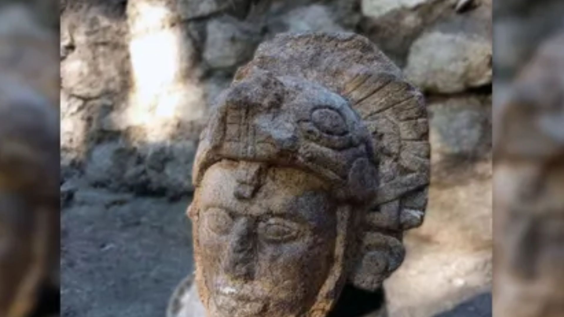 Patung antropomorfik prajurit Maya