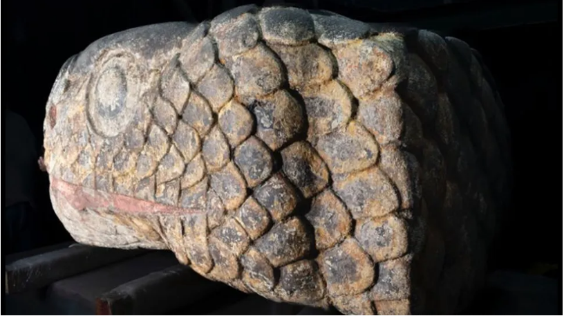 Gempa berkekuatan 7,6 skala Richter mengungkap patung ular Aztec raksasa di Mexico City.