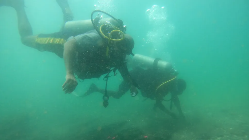Bangkai kapal ini terletak sekitar 1.600 kaki dari pantai, pada kedalaman sekitar 20 kaki; mungkin akan dikembangkan sebagai museum bawah laut untuk para penyelam.