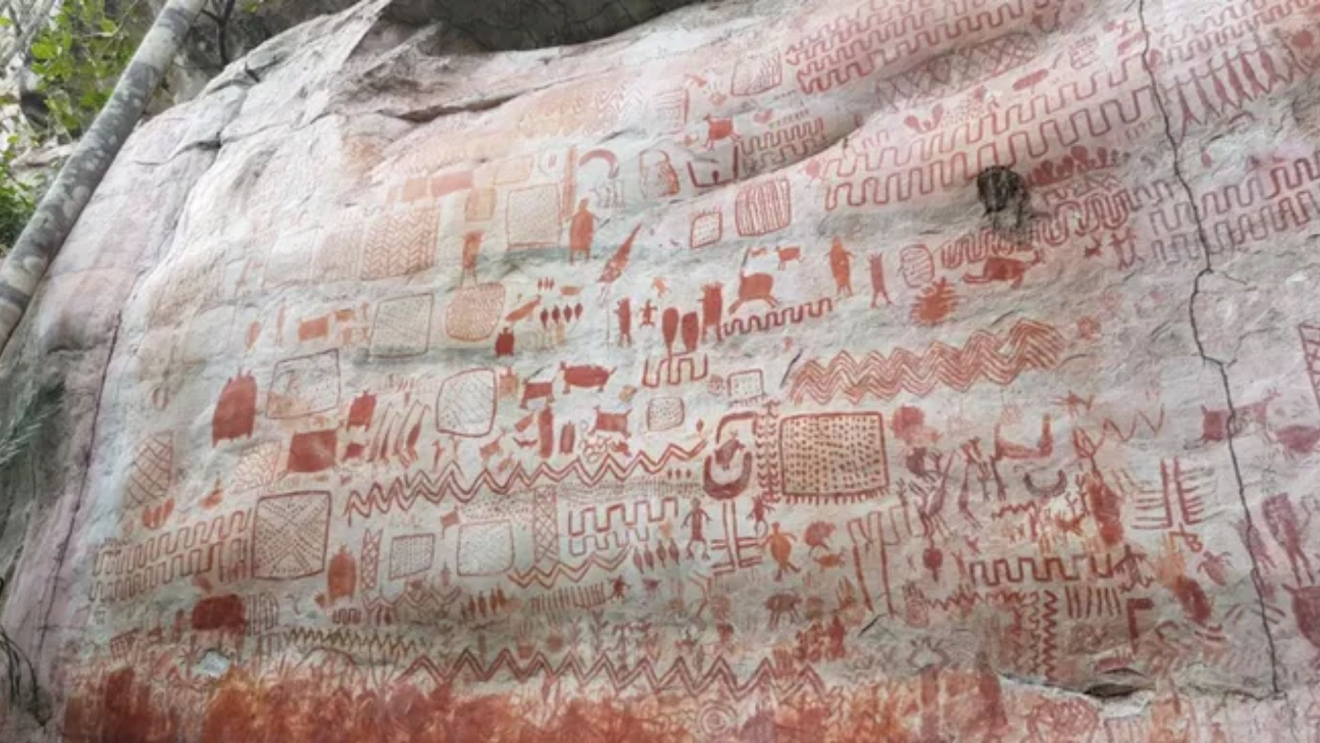 Seni cadas ditemukan di Serran&iacute;a de la Lindosa, sebuah situs arkeologi di tepi utara Amazon Kolombia