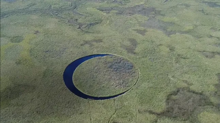 El Ojo adalah sebuah pulau terapung yang aneh di Provinsi Buenos Aires, Argentina.