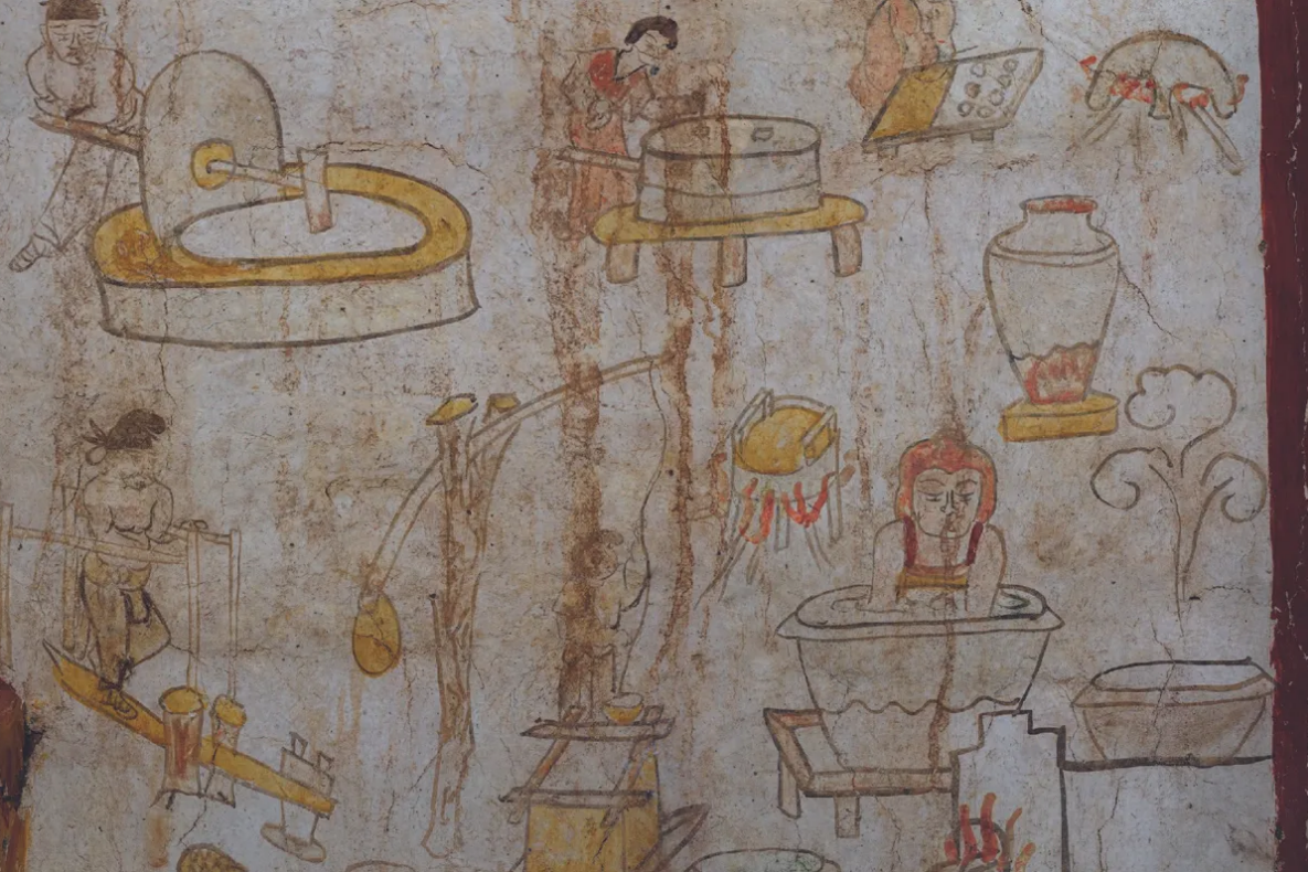 Beberapa mural menunjukkan pekerjaan sehari-hari selama awal abad pertengahan Dinasti Tang, yang memerintah sebagian besar wilayah Tiongkok tengah dan timur antara tahun 618 M dan 907 M.
