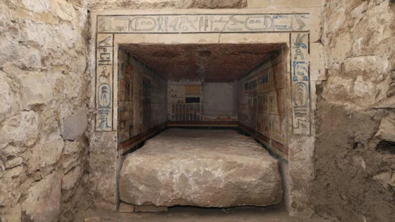 Prasasti hieroglif di makam tersebut mengungkapkan identitas sang dokter (Sumber gambar: Courtesy of the Egypt