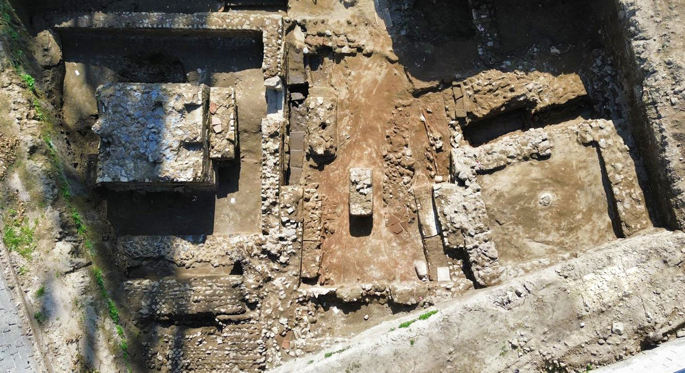 Nekropolis dan Makam Gladiator Terletak di Liternum Romawi