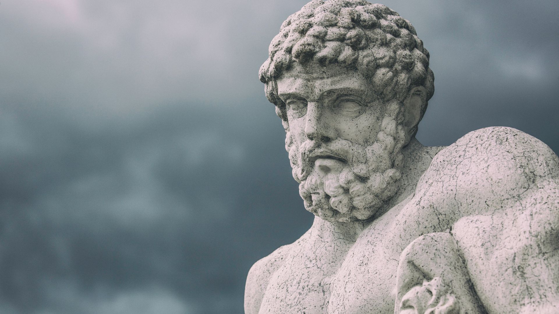 Ilustrasi patung hercules (canva.com)
