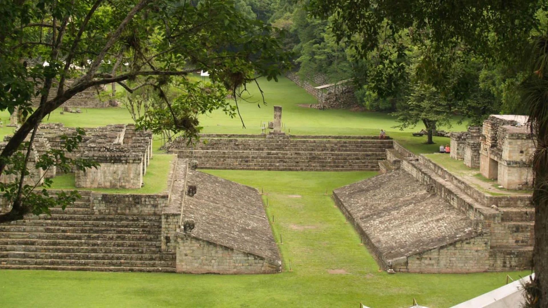 Versi terakhir lapangan bola ini didedikasikan oleh Uaxaclajuun Ub&rsquo;aah K&rsquo;awiil pada tahun 738. (credit:  Adalberto Hernandez Vega / CC BY 2.0)
