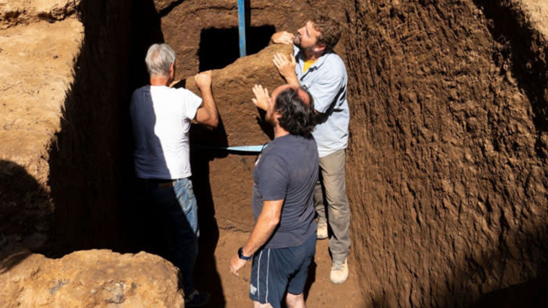 saat eskavasi Makam Bangsawan Etruscan (credit : Soprintendenza Archeologia Belle Arti Paesaggio Etruria Meridionale)
